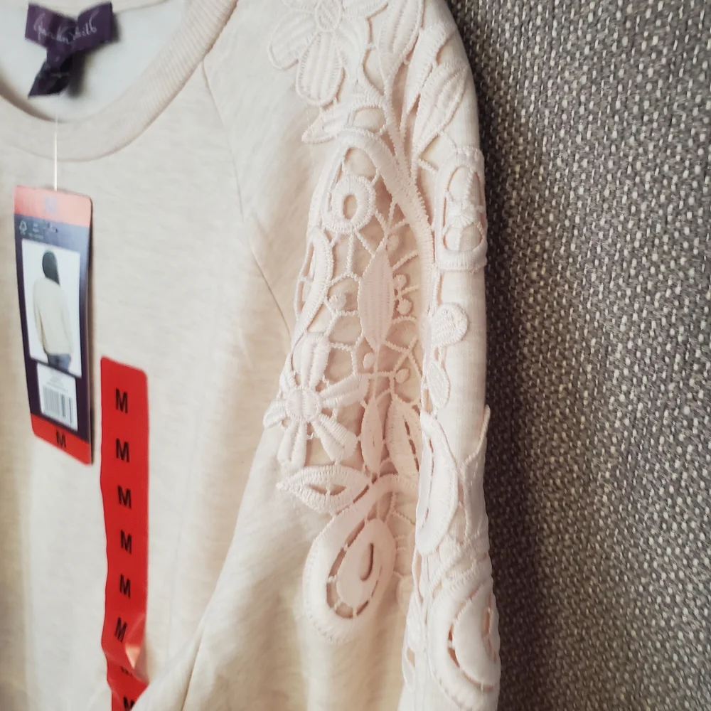 Womens Size M Gloria Vanderbilt Cream Crew Neck Sweater